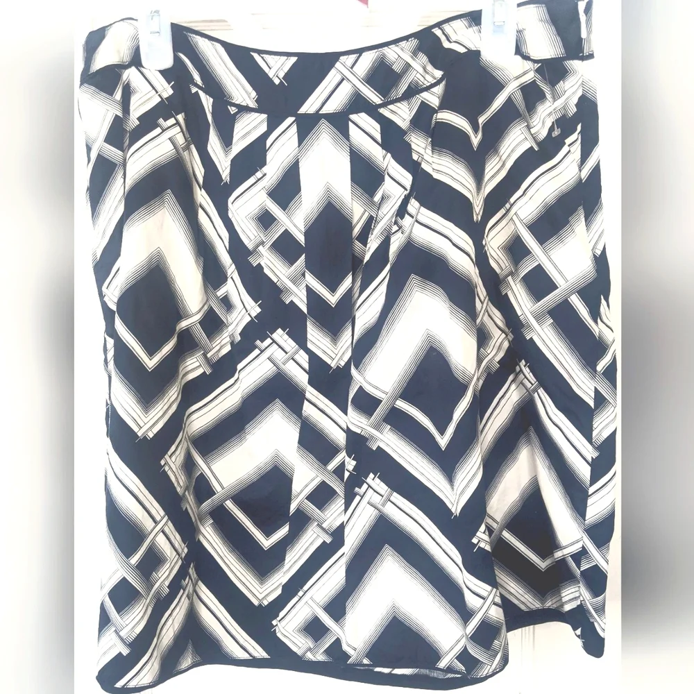 Talbots Women's Geometric Print Pleated Swing Skirt - Picture 1 of 9